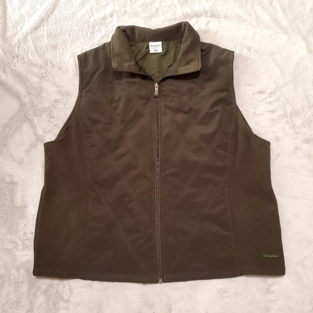 Columbia Women's Olive Vest Size 2X